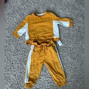 Miles the label yellow set